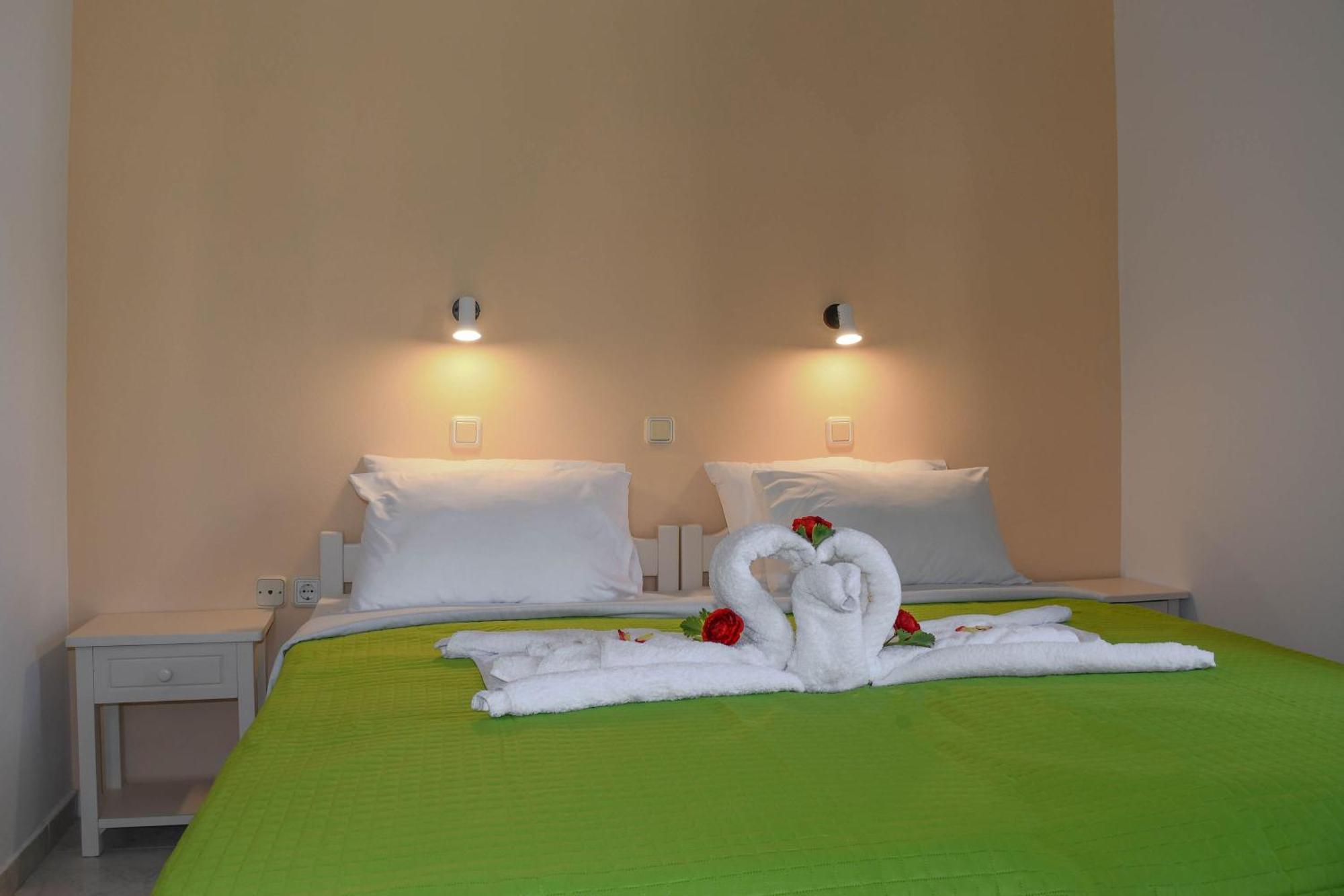 Agia Marina Litinas Apartments With Pool מראה חיצוני תמונה