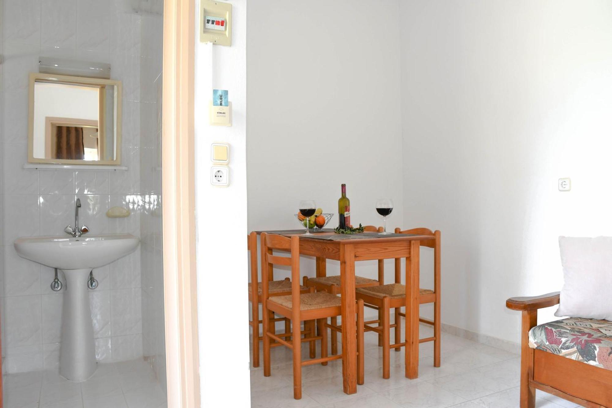 Agia Marina Litinas Apartments With Pool מראה חיצוני תמונה
