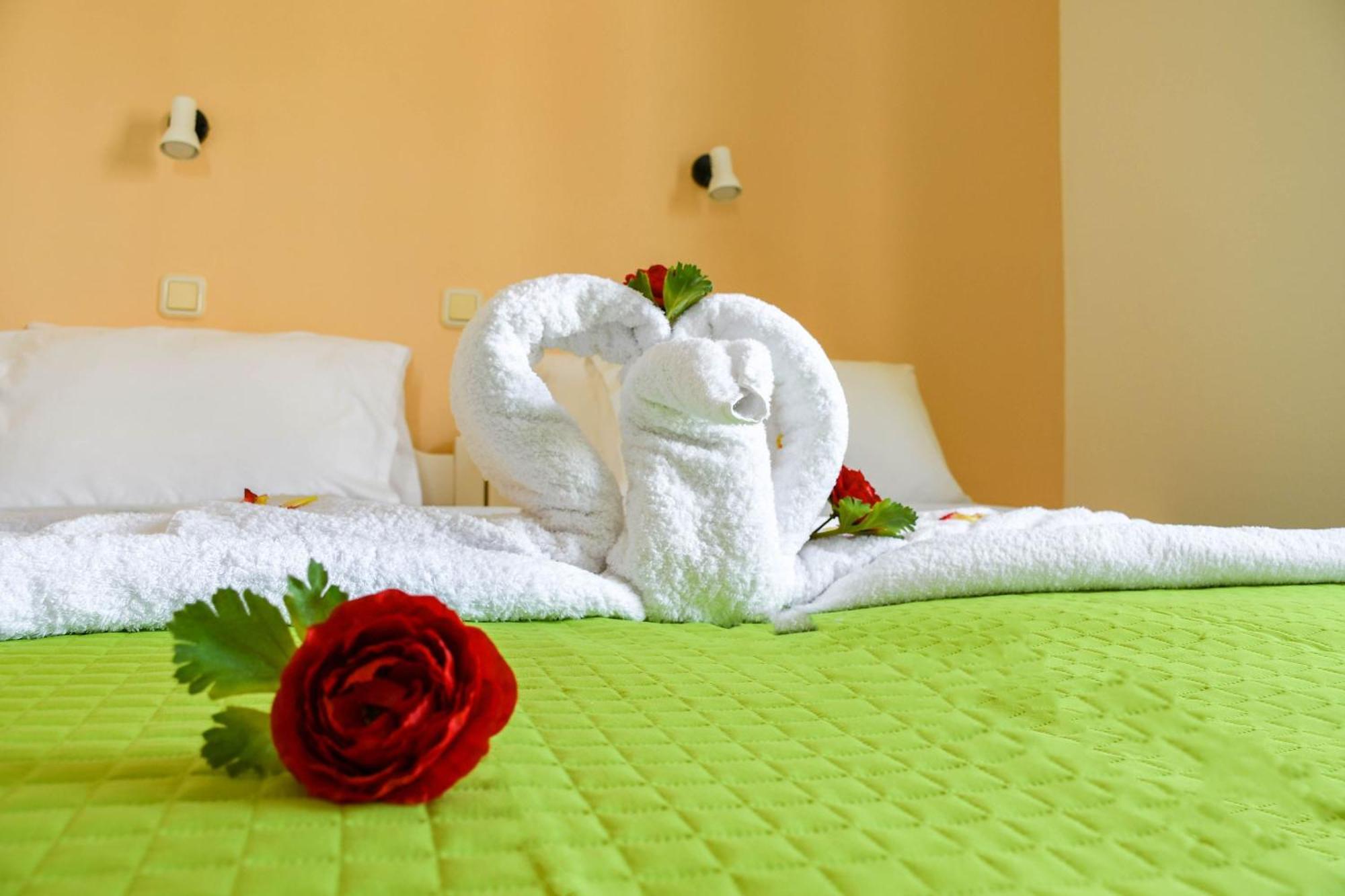 Agia Marina Litinas Apartments With Pool מראה חיצוני תמונה