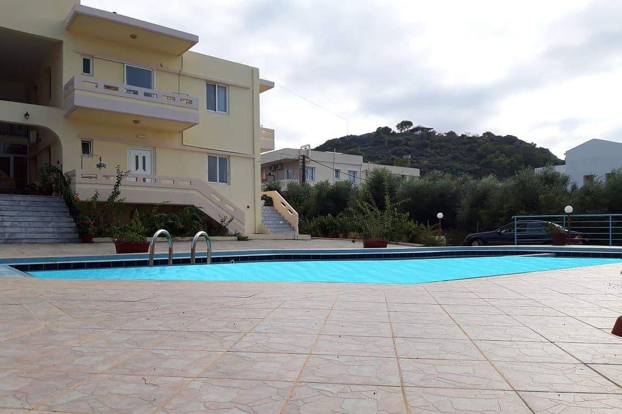 Agia Marina Litinas Apartments With Pool מראה חיצוני תמונה